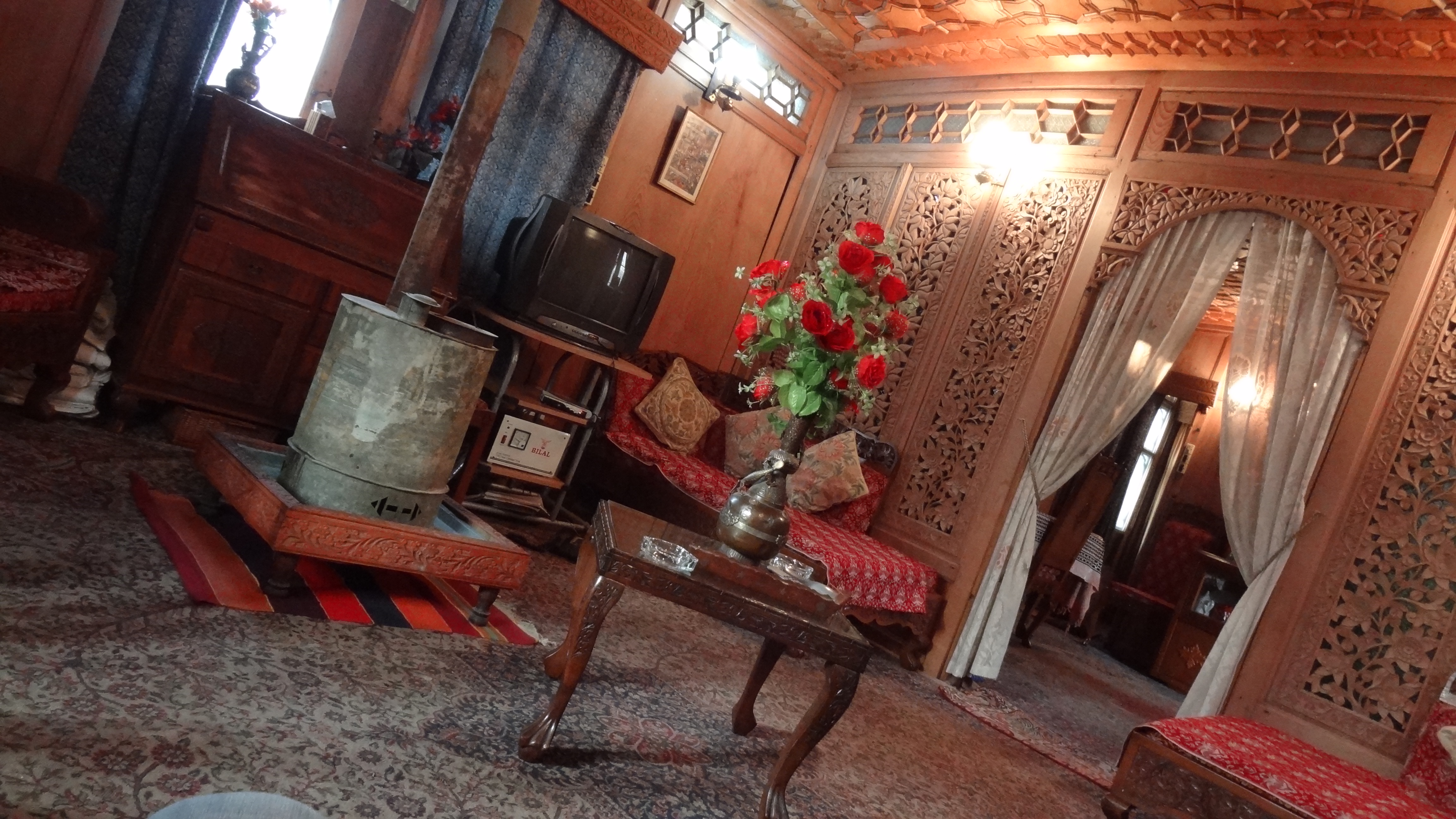 Sitting area of Houseboats 